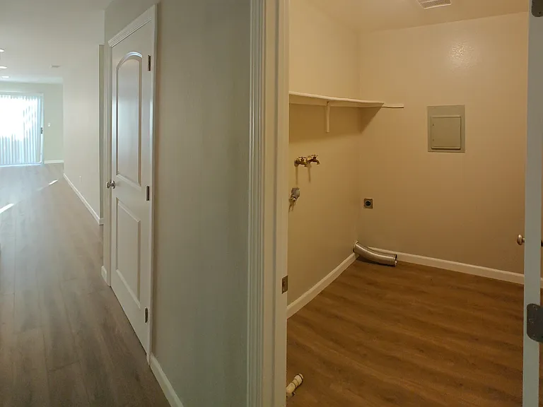 1079 Mohr Ln #D13 — Photo 7