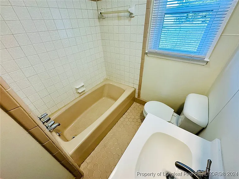 105 E Railroad St — Photo 17