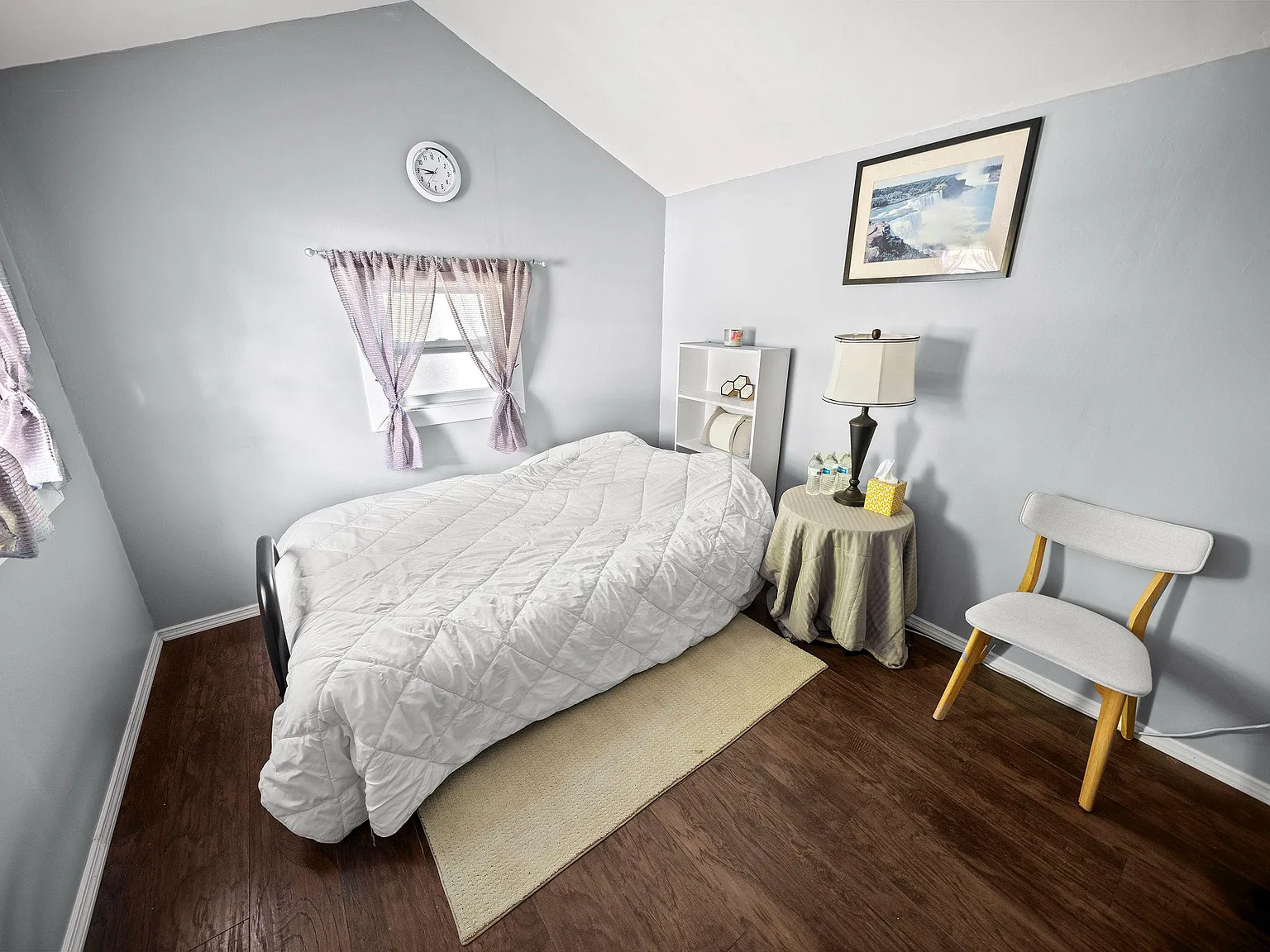 4 bed, 3.5 bath, 2100 sqft, $1,048 — Photo 2