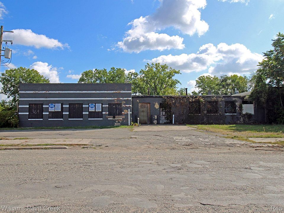 1st image of 369 Midland St