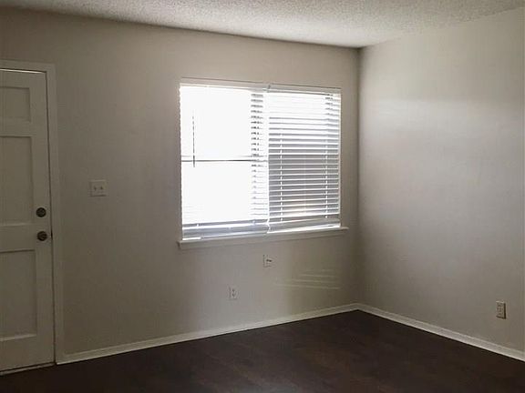 4th image of 1025 Frances St