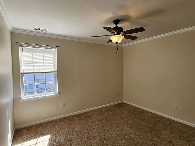 2826 Bombay Dr — Photo 11