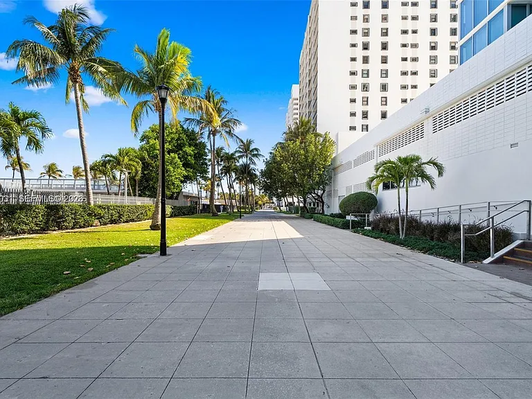 2655 Collins Ave #2302 — Photo 15