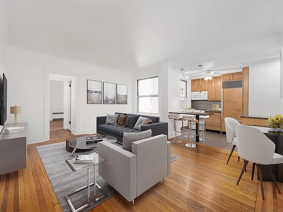 3rd image of 136 E 36th St APT 1G