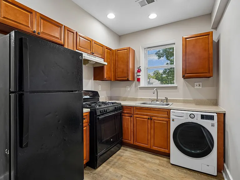 615 Malcolm X Blvd — Photo 2