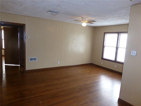 2nd image of 3242 Olsen Dr