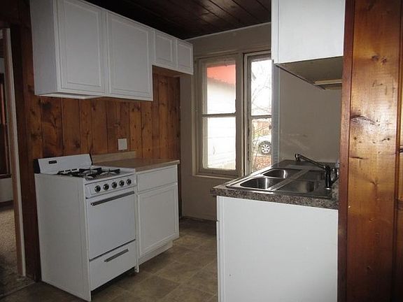 4th image of 308 Grand Blvd