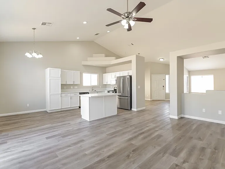 6180 Bruma Ave — Photo 5