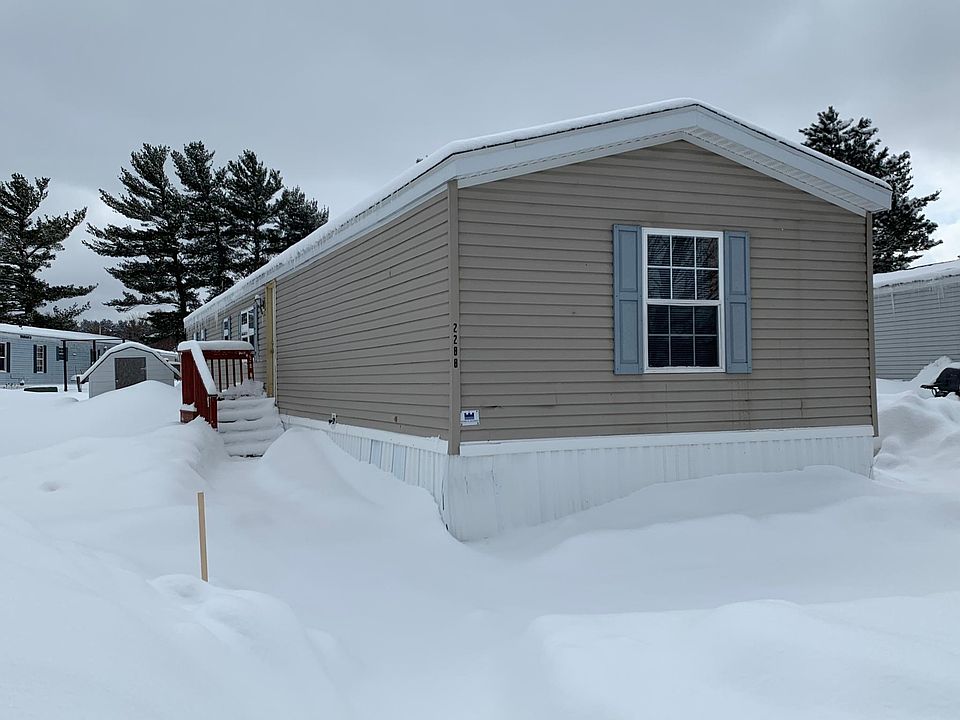 2nd image of 2288 Gregory Ln