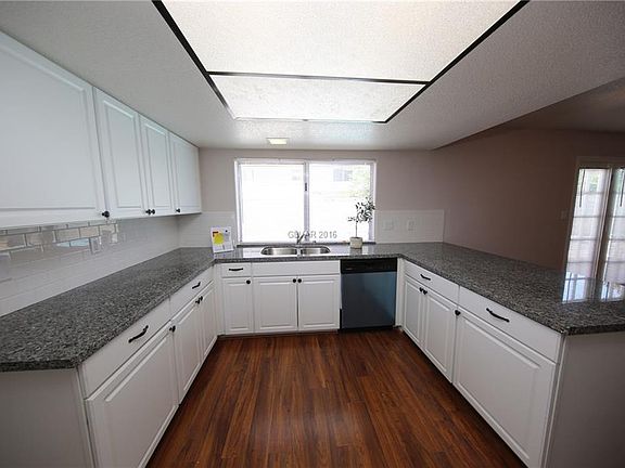4th image of 1652 Papaya Ct