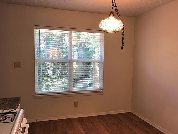 4th image of 5007B Avenue F