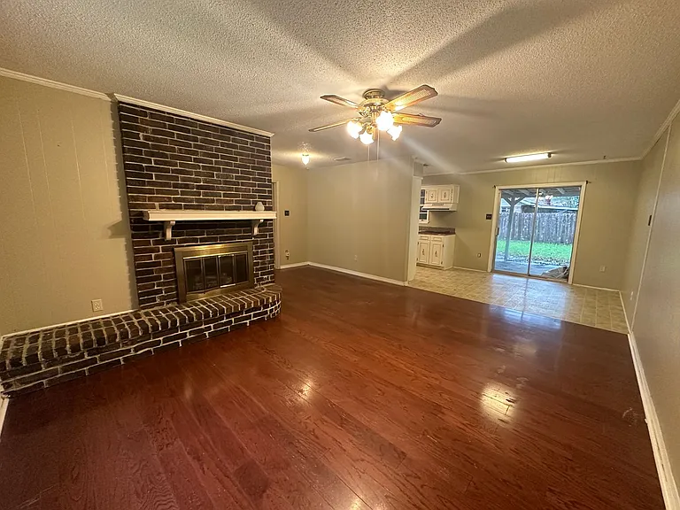 9781 Monticello Dr — Photo 3
