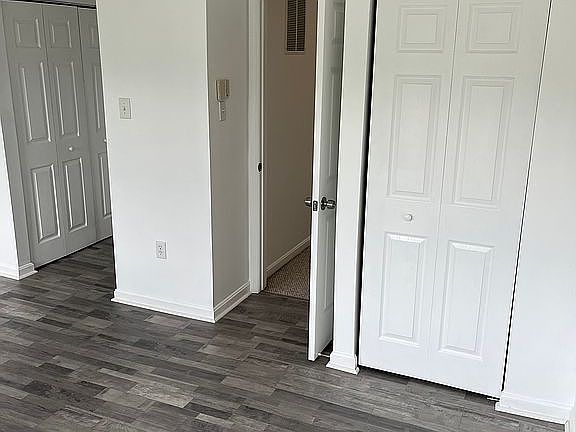 5th image of 227 Hawthorne Dr