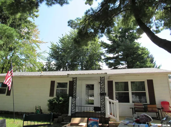 9 Harmony Dr, Jacksonville, IL 62650
