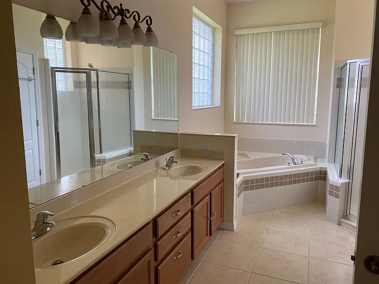 12934 Colonnade Cir — Photo 18