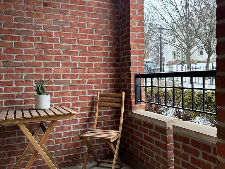 40 College St #207 — Photo 15