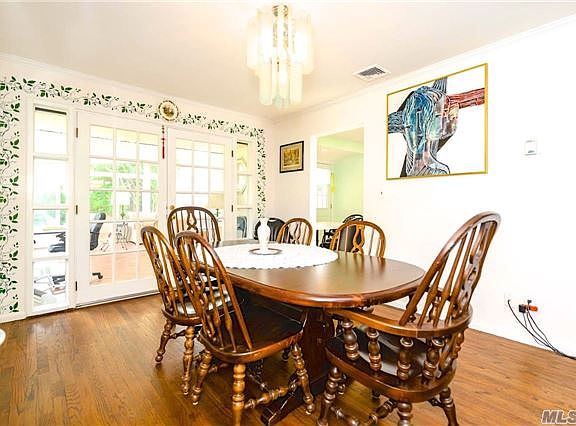 3rd image of 182 Radcliff Dr
