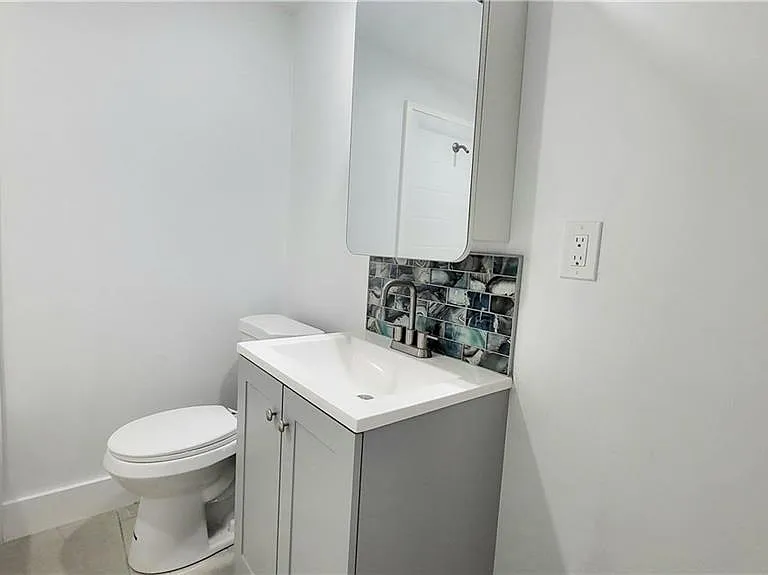 10671 Hampton St — Photo 16