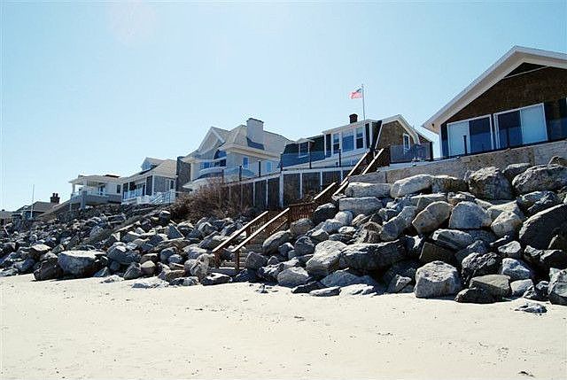 2nd image of 1038 Ocean Blvd
