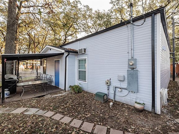 2nd image of 9953 Greentree Ln
