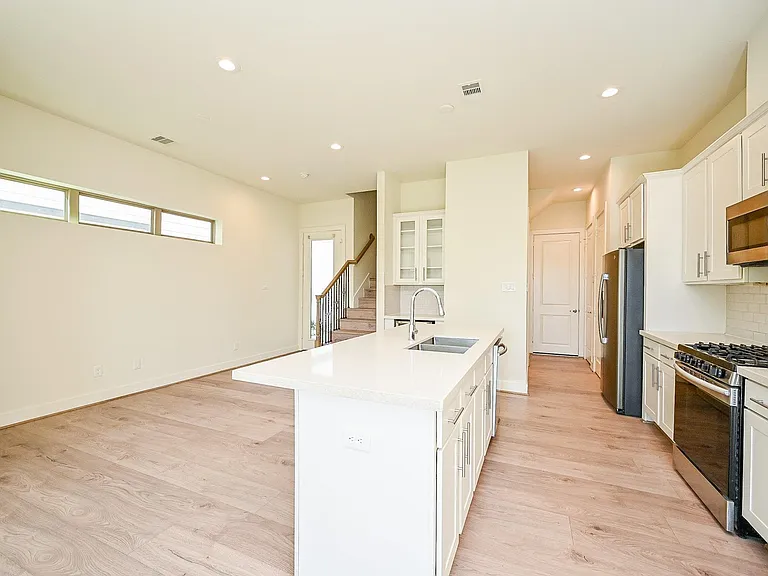 1106 Fuschia Rd — Photo 7