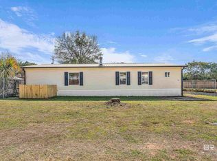102 S Wren Ln, Robertsdale, AL 36567