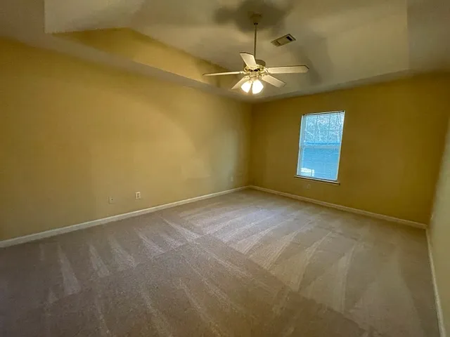 504 Edgecliff Ln — Photo 5
