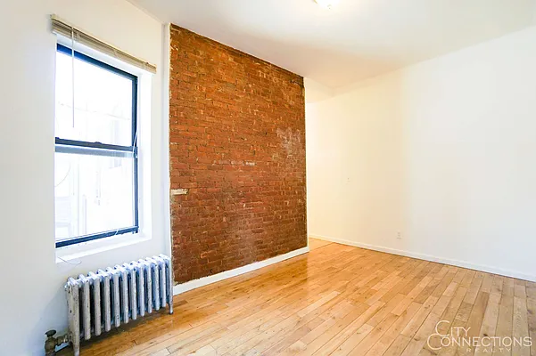 Rented by City Connections Realty | media 27