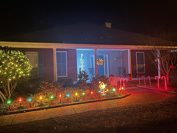 4th image of 200 Overland Ln
