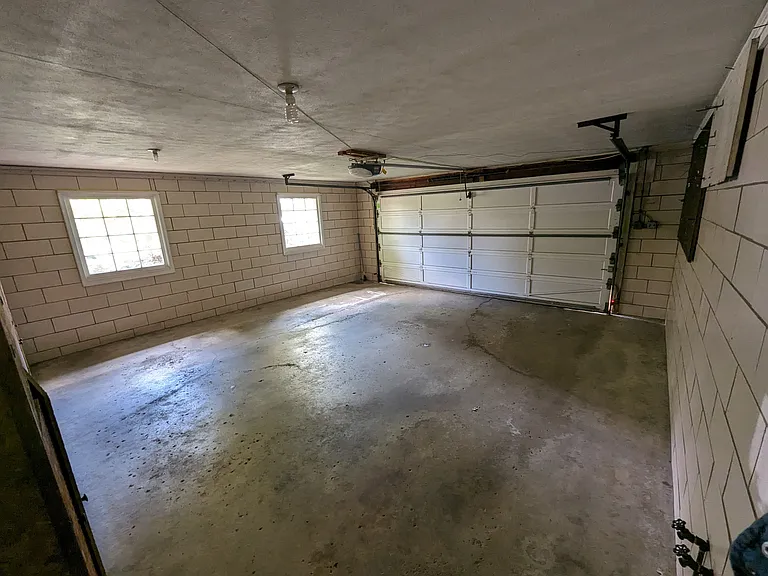 4433 Parkdale Ave NW — Photo 5