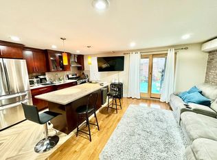 25-35 33rd St #1, Astoria, NY 11103