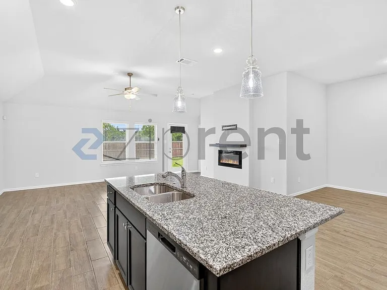2608 Rambling Rd — Photo 9