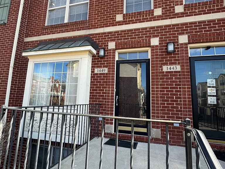 1449 Ashford Ct — Photo 17