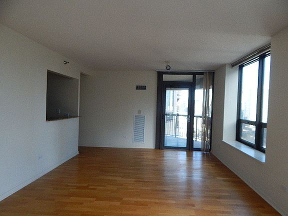 5th image of 400 N Lasalle St APT 2504