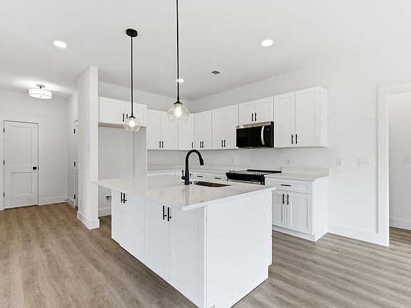 3rd image of 1029 Scenic View Ct