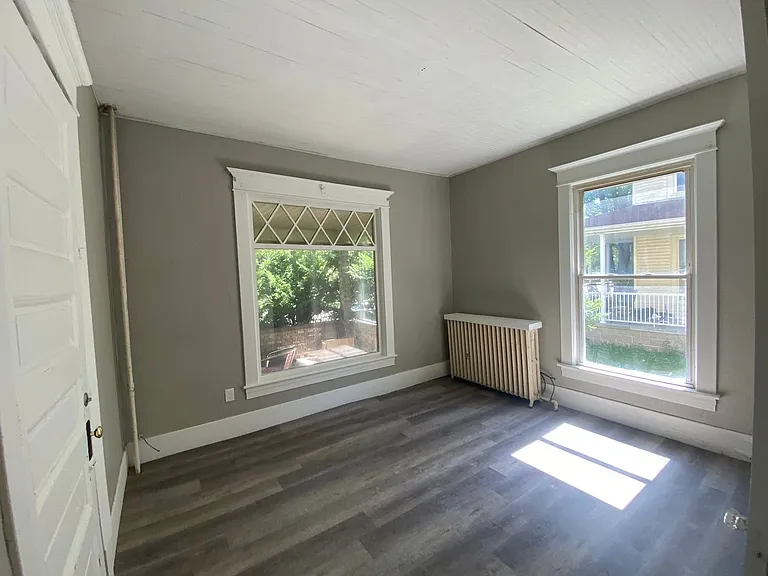 402 S Main St — Photo 12