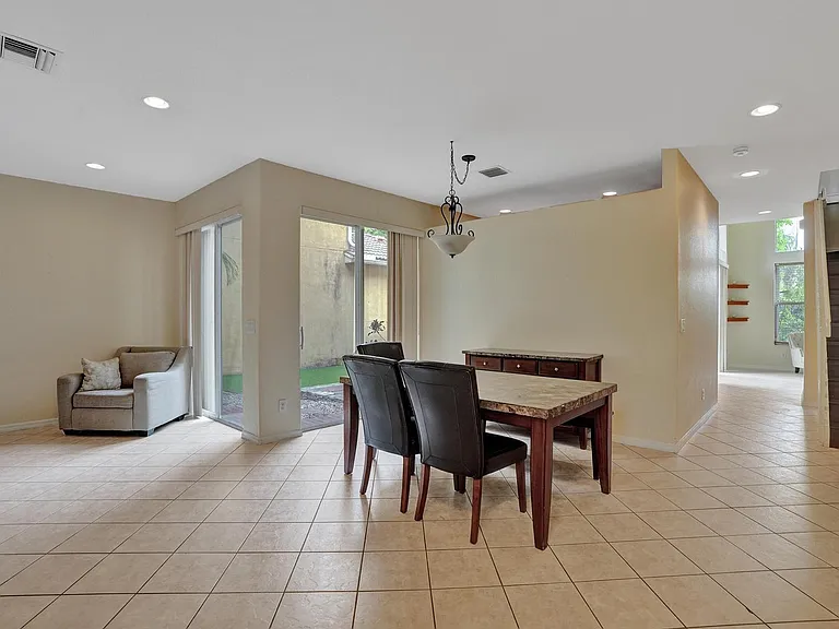 5897 NW 120th Ter — Photo 5