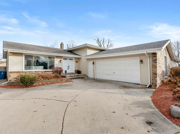 9343 Wildwood Dr, Highland, IN 46322