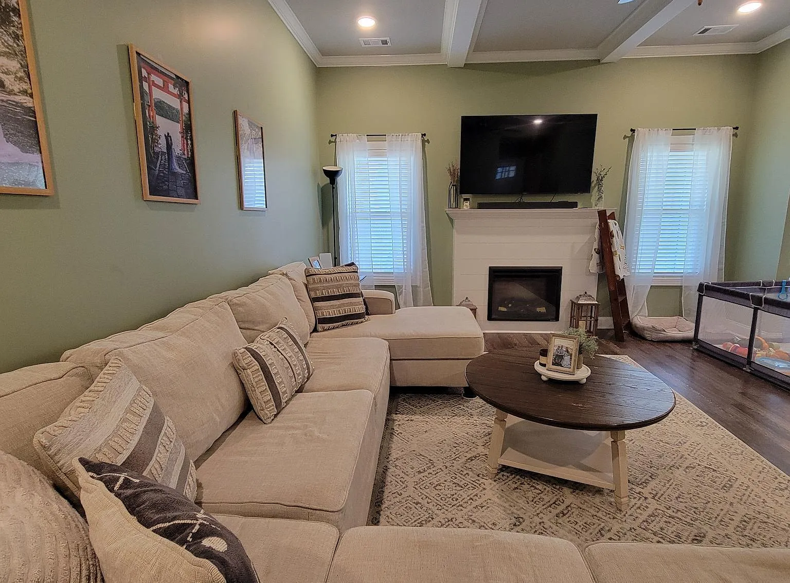 4 bed, 2.0 bath, 1792 sqft, $2,200 — Photo 2
