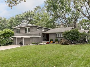 9730 Manor Rd, Leawood, KS 66206