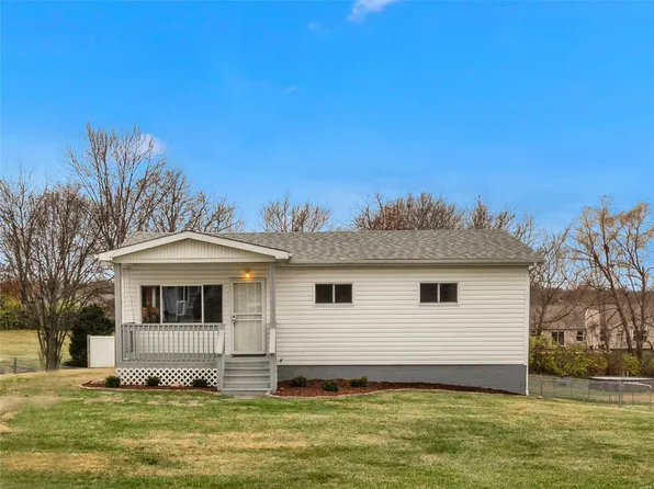 614 Hickory Dale Dr, Saint Charles, MO 63304
