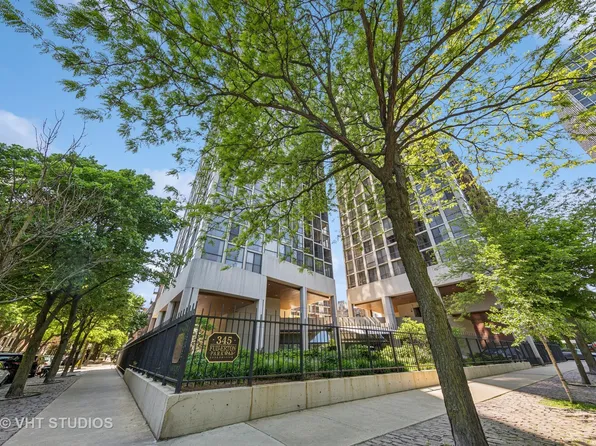 345 W Fullerton Pkwy APT 1508, Chicago, IL 60614