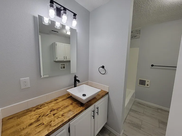 308 Hope St #A — Photo 6