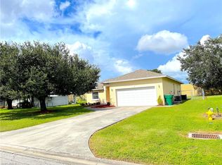 975 Grove Dr, Naples, FL 34120