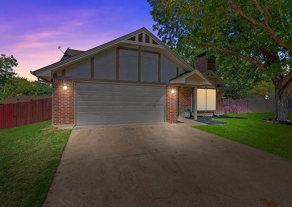 1st image of 2807 Glen Hollow Cir