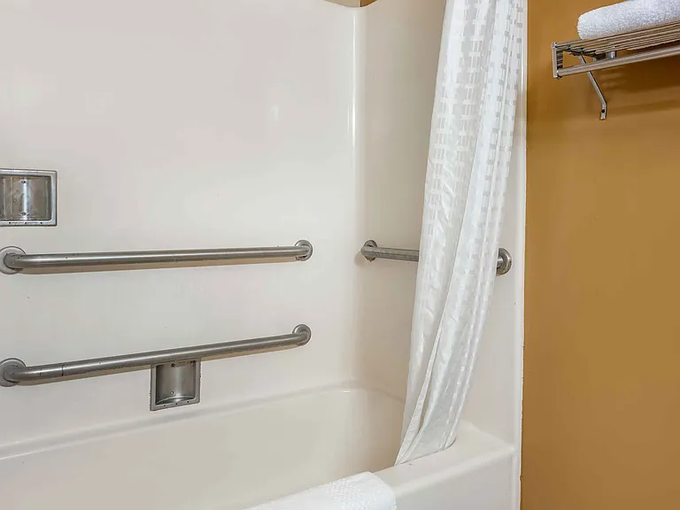 Studio Suite - 1 Queen Bed