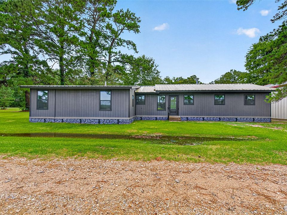 1st image of 13 Pine Needle Ln