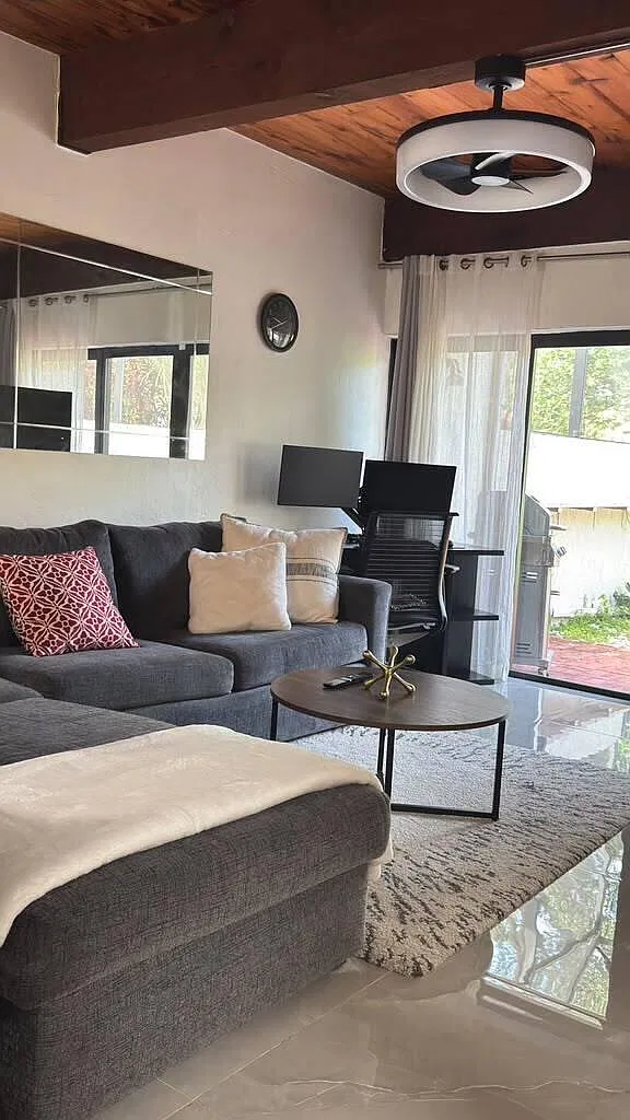 3 bed, 2.5 bath, 2120 sqft, $3,200 — Photo 4