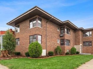 576 Ingraham Ave #2W, Calumet City, IL 60409