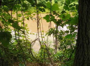 109 Cowikee Ln, Eufaula, AL 36027